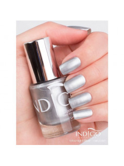 moonlight silver nail polish
